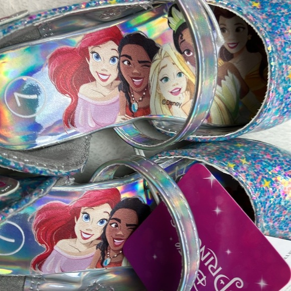 Disney princess shiny shoes. Never worn. Size toddler girls 7 - Picture 4 of 6